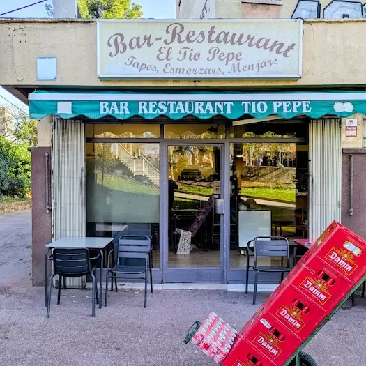 servicio de reparto en cliente de Bebidas Barcino