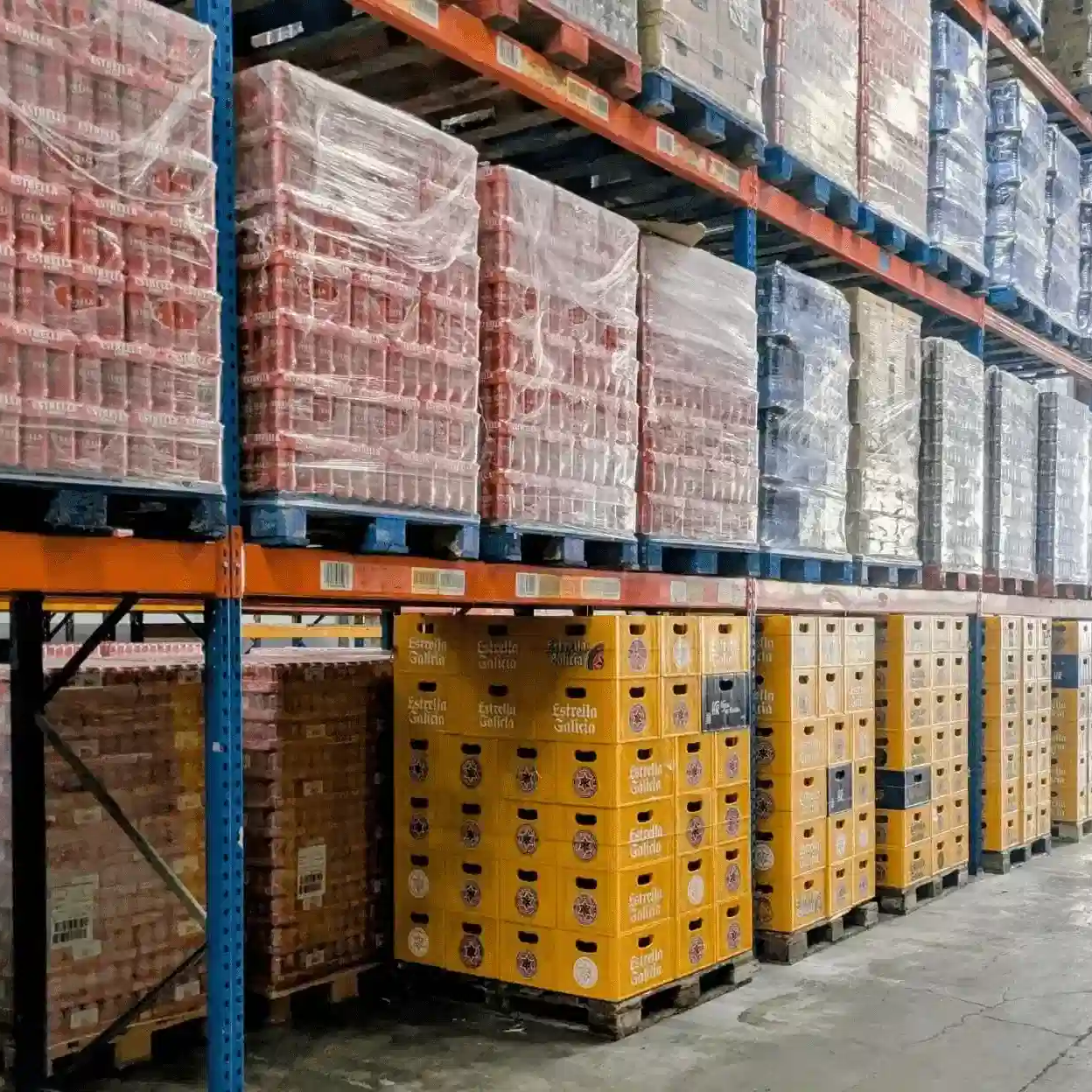 Almacén de Bebidas en  la sede central de Bebidas Barcino